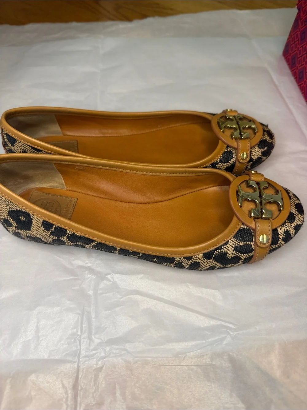 Tory Burch Tan and Black Leopard-Print Leather-Trim Ballet Flats with Gold Logo - Picture 3 of 9